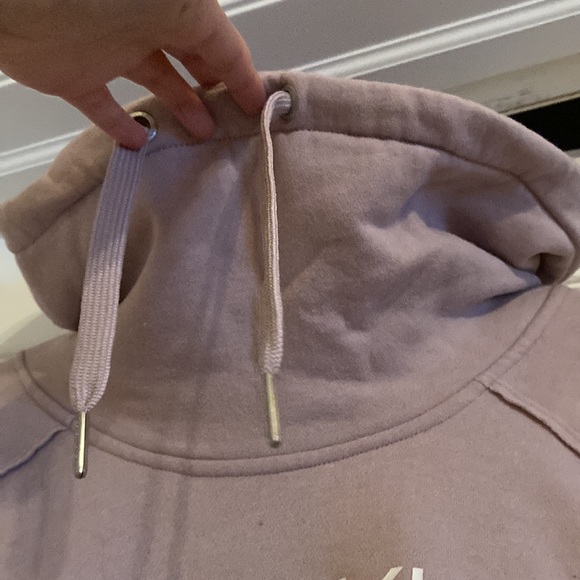 Calvin Klein performance sweatshirt muted pink/lavender color with cowel neck - Picture 3 of 5